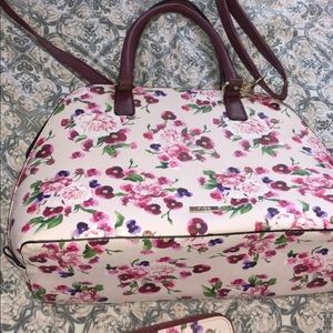 Also bag with matching wallet